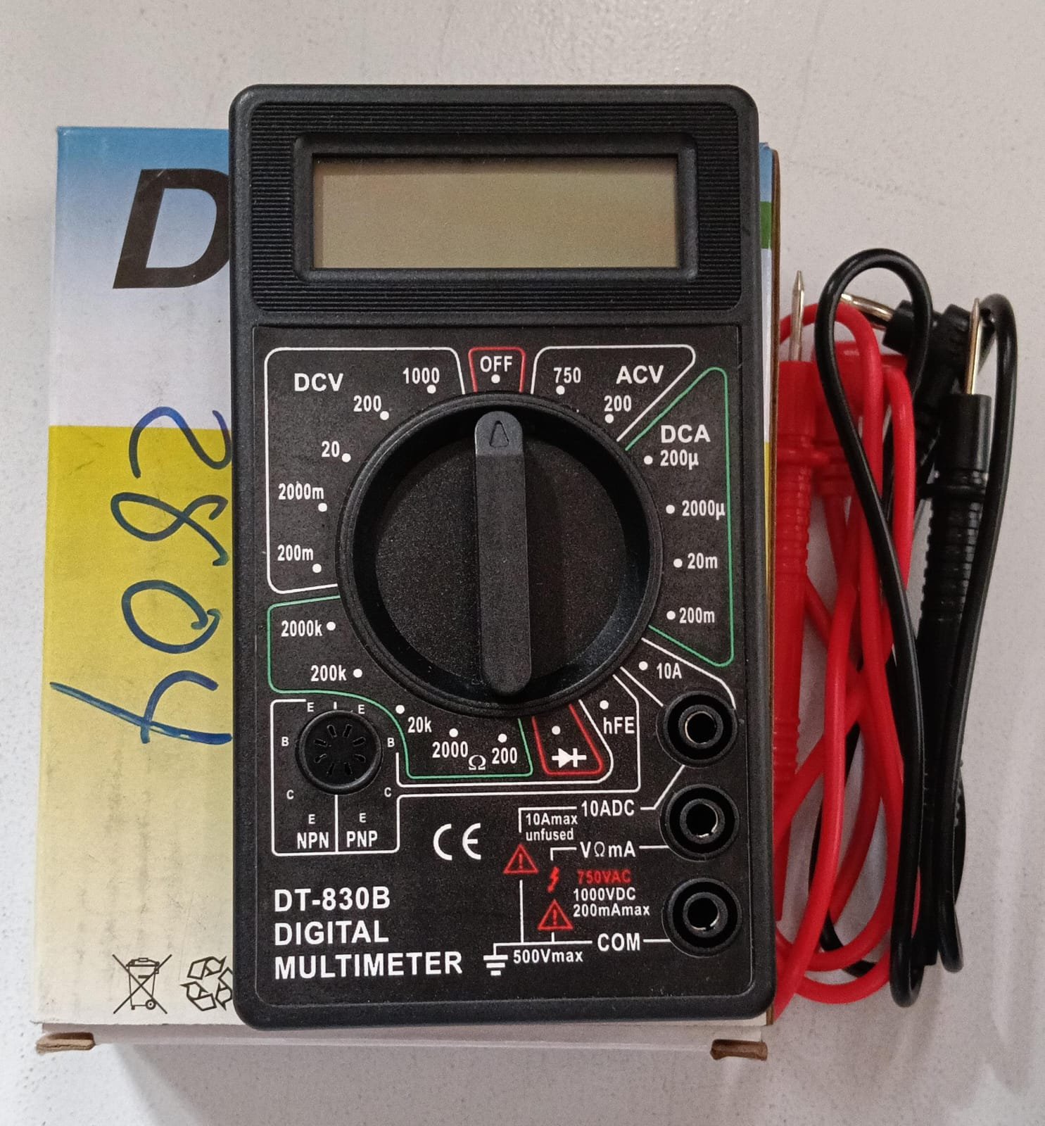 Multimetro digital 830 series 2804