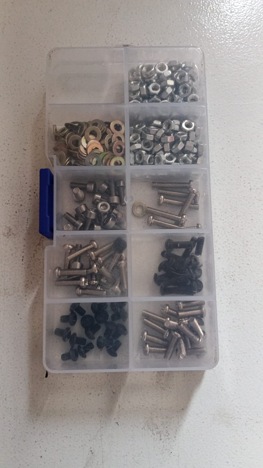 Caja de tornillos_1