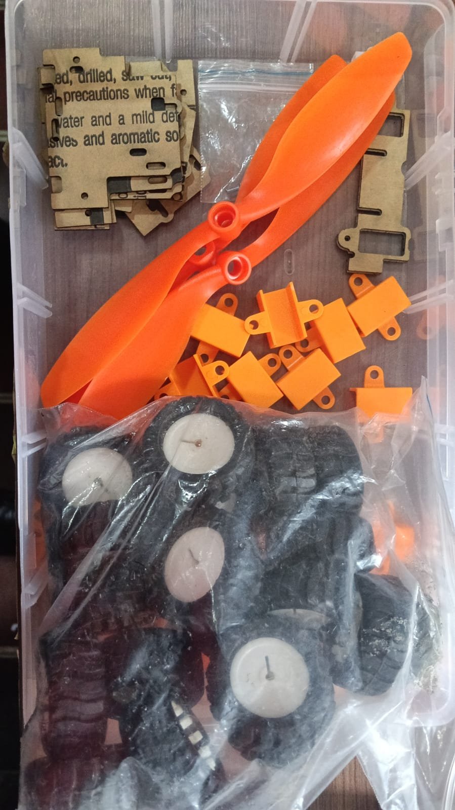 ACCESORIOS ACRILICO Y TORNILLERIA III